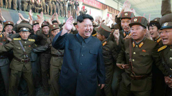 “北 김정은 참수작전 해킹, 국방부 어이없는 실수 때문”