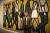 수원시립아이파크미술 관에서 대규모 개인전을 열고 있는 영국 미술가 줄리안 오피. 최근작 ‘워킹 인 해크니’(2017) 앞에 섰다. [이후남 기자]