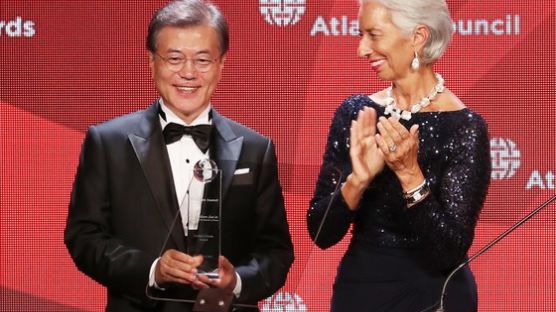 IMF, 한국 올해 성장률 3.0%로 상향 "성장세 내년까지 이어갈 것"