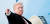 7일(현지시간) 도널드 트럼프 미국 대통령이 노스캐롤라이나를 방문하기 위해 전용기 에어포스원에 오르며 뒤돌아 손짓하고 있다. [AFP=연합뉴스]