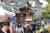추석 연휴 마지막 날인 9일 전주 한옥마을에서 관광객들이 거리를 걷고 있다. [연합뉴스]