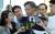 지난 6월 첫 공판에 출석하고 있는 우병우 전 청와대 민정수석의 모습. 김성룡 기자