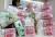 한국과 중국이 통화스와프 연장에 합의했다. 사진은 지난 10일 서울 KEB하나은행 본점에서 직원이 원화와 위안화를 살펴보고 있는 모습. [연합뉴스]