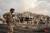 15일 소말리아 수도 모가디슈에서 군인이 경계 근무를 서고 있다. [AP=연합뉴스]