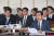 16일 법무부 국정감사에서 발언하고 있는 박상기 법무부 장관(앞줄). 김경록 기자