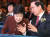지난 2012년 11월 경우의날 49주년 기념식에서 이야기를 나누고 있는 당시 박근혜 새누리당 대선후보와 구재태 경우회 중앙회장 [중앙포토]