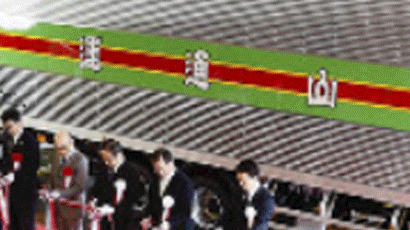 규제 대못 뽑는 일본…길이 25m ‘더블 화물 트럭’ 운행 시작 