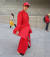 베트남에서 온 스타일리스트인 키 느구엔(Kye Nguyen)씨가 강렬한 붉은색으로 통일한 패션을 보여주고 있다. 신인섭 기자