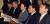 2015년 11월 2일 방한 중이던 리커창 중국 총리(오른쪽에서 둘째)가 남경필 지사(오른쪽에서 셋째)와 경기도 성남 경기창조경제혁 신센터를 방문해 임덕래 혁신센터장의 설명을 듣고 있다. [연합뉴스]
