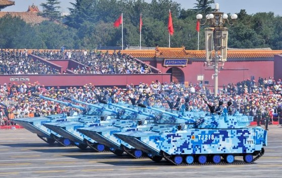 중국의 수륙양용 장갑차 [사진: 이매진 차이나]