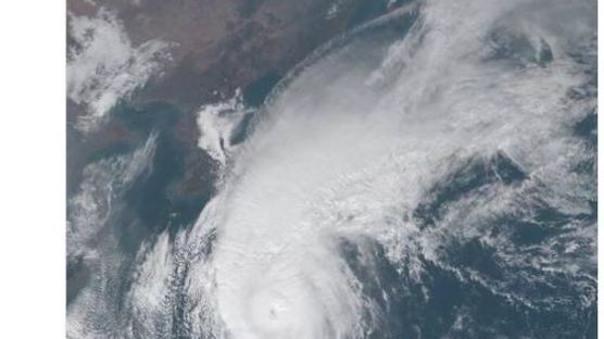 태풍 '란' 강타···하늘서 보니 일본열도 사라졌다