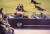 1963년 11월 22일 존 F 케네디 미국 대통령 피격 순간 퍼스트 레이디 재클린은 차량 뒤쪽 보닛 위로 정신없이 기어올라갔다. [중앙포토]