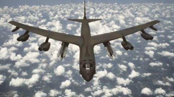 ‘성층권 요새’ B-52 핵 싣고 24시간 출격 준비