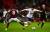 토트넘 공격수 손흥민(오른쪽)이 26일 웨스트햄과 리그컵 16강에서 어시스트 2개를 기록했다. [사진 토트넘 트위터]