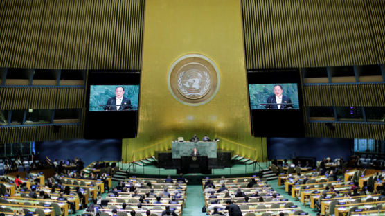 북핵 규탄 포함된 유엔 결의 3건 중 2건 기권 논란...정부 "역사,핵우산 고려" 반박