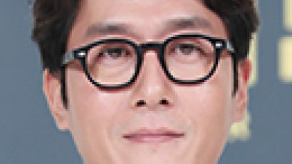 배우 김주혁 교통사고로 사망 … 목격자 “가슴 움켜잡고 있었다”