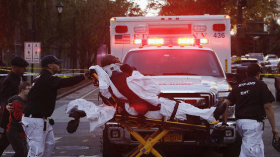 뉴욕서 트럭, 자전거도로로 돌진해 최소 7명 사망…테러 가능성