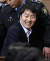 이석기 전 통합진보당 의원에 대한 법원의 최종 선고가 내려지는 22일 오후 서울 서초구 대법원 대법정에서 이 전 의원이 출석, 동료들을 쳐다보고 있다. [중앙포토]