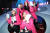 LG유플러스 강남직영점에서 열린 아이폰8 출시행사에서 개통 이벤트에 당첨된 고객들이 기념촬영을 하고 있다. [연합뉴스]