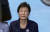 박근혜 전 대통령이 구속 연장 후 첫 공판을 마친 지난달 16일 오전 서울중앙지법을 나서고 있다. [연합뉴스]
