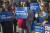 지난 10월 활동가들이 17세 불법체류자 소녀의 낙태 권리를 지지하는 시위를 미국 워싱턴 정부청사 앞에서 열고 있다. (AP Photo/J. Scott Applewhite) <저작권자(c) 연합뉴스, 무단 전재-재배포 금지>