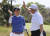 지난 2월 방미했던 아베 신조 일본 총리(왼쪽)가 도널드 트럼프 미국 대통령과 플로리다의 골프장에서 라운딩을 하던 도중 하이파이브를 하고 있다. [플로리다 교도=연합뉴스]
