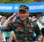 해병대 복장을 한 참가자가 거수경례를 하며, 코스를 달리고 있다. 우상조 기자