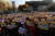 5일 오후 서울 광화문 세종로공원에서 열린 &#39;트럼프 방한 즈음 시민평화행동 Peace Sunday&#39;의 집회에서 참가자들이 전쟁반대와 평화협상을 촉구하고 있다. [연합뉴스]