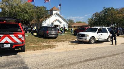美 텍사스 교회서 총기난사...‘최소 26명 사망’