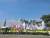 7일 평택 미군기지 앞에 모인 보수단체 회원들이 트럼프를 환영하는 행사를 열고 있다. 경찰이 경비를 위해 보수단체 주변을 에워싸고 있다. 김민욱 기자