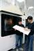 LG전자 창원R&D센터 4층 3D프린터실에서 연구원들이 3D프린터로 만든 시제품 모형을 살펴보고 있다. [사진 LG전자]