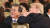 문재인 대통령과 도널드 트럼프 미국 대통령 내외가 7일 오후 청와대 영빈관에서 열린 국빈만찬에서 지난 워싱턴 방문때의 사진을 보고 있는 장면.