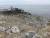 제주시 한경면 판포리 해안을 찾은 관광객들이 회색물질을 피해 기념사진을 찍고 있다. 최충일 기자