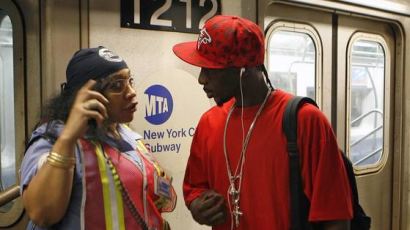 뉴욕지하철, 성 중립 표현 위해 ‘신사숙녀 여러분’ 대신 ‘여러분’ 사용 