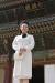 시진핑 중국 국가주석의 부인 펑리위안 여사가 2014년 7월 3일 서울 창덕궁 경내를 둘러보고 있다. [사진공동취재단]