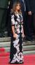 11월 9일 중국 베이징 인민대회당 환영행사에 참석한 멜라니아. 중국 전통 의상 치파오를 연상시키는 돌체앤가바나 플로럴 프린트 드레스를 입었다. [AFP=연합뉴스]