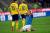 이탈리아 축구대표팀 플로렌치가 14일 스웨덴과 2018 러시아 월드컵 유럽예선 플레이오프 2차전에서 무릎을 꿇고 좌절하고 있다. [사진 FIFA 트위터] 
