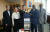 김승수 전주시장(왼쪽 세 번째) 일행이 프랑스 파리 유네스코 본부를 방문해 마토코 사무총장보(오른쪽 두 번째)와 한지를 이용한 아프리카 세계문화유산 보호를 골자로 한 LOI(의향서) 체결식을 갖고 기념촬영하고 있다. [사진 전주시]