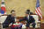 문재인 대통령과 도널드 트럼프 미국 대통령이 7일 오후 청와대 접견실에서 열린 단독 정상회담에서 악수를 나누고 있다. [뉴스1]