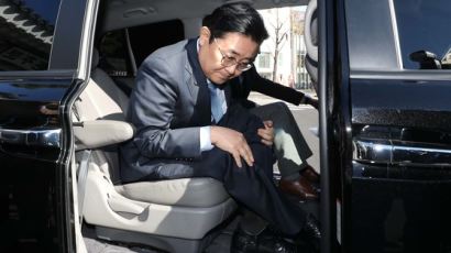 전병헌 사퇴 … 야당 “물타기 안 된다, 진정한 적폐청산해야”