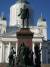 핀란드 수도 한복판에 위치한 19세기 러시아 차르 알렉산데르 2세의 동상. 강대국의 침탈 역사를 보여준다. 