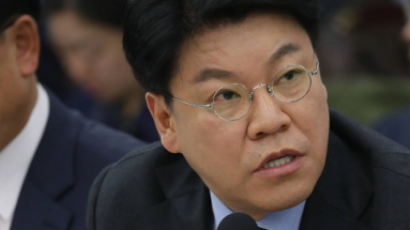 자유한국당의 반격 “檢 특활비 법무부 갔다...청문회 추진”