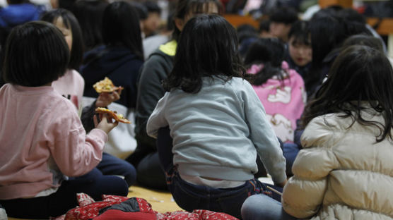 [단독]"대피? 놀러가는거?" 지진난 양육시설로 돌아가는 아이들