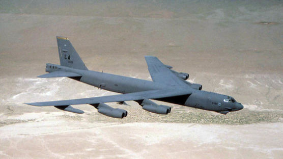 환갑 넘긴 미 융단폭격기 B-52, 전면 업그레이드 착수