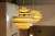 루이스폴센의 스노우볼 조명. 독특한 디자인의 조명은 노출 콘크리트 천장이나 심플한 화이트 공간에서 특히 진가를 발휘한다. 송현호 인턴기자 