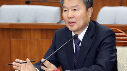 이진성 헌재소장 후보 ‘북한이 주적이냐’는 질문에 “그렇게 본다”