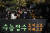 서울 마포구 서울여고 학생들이 대학수학능력시험을 앞두고 후배들의 응원을 받고 있다. 학생들 사이에서 유행하는 &#39;급식체&#39;를 활용한 응원 문구가 눈에 띈다. [연합뉴스]
