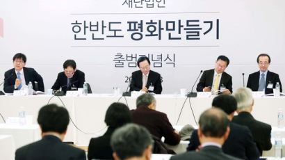 “북한 평창올림픽 참가 설득할 대북 특사 보내자”
