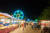         통살라 항구에서는 매일 야시장이 열린다.        