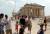 아테의 파로테논 신전. 수십년째 보수 공사를 하는 가운데도 많은 관광객들이 그리스 역사를 보기위해 찾아 온다. [중앙포토]